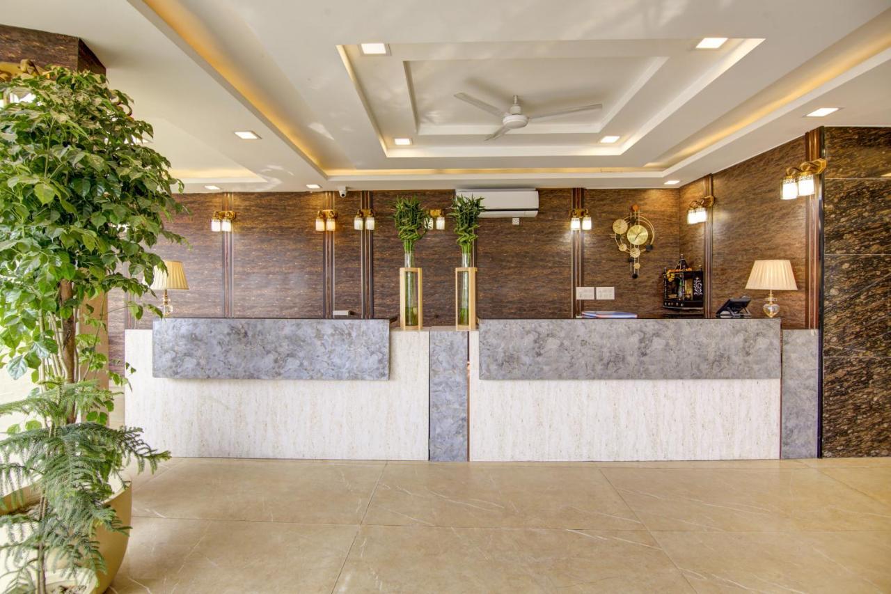 Hotel Park Tree Near Delhi Airport 뉴델리 외부 사진