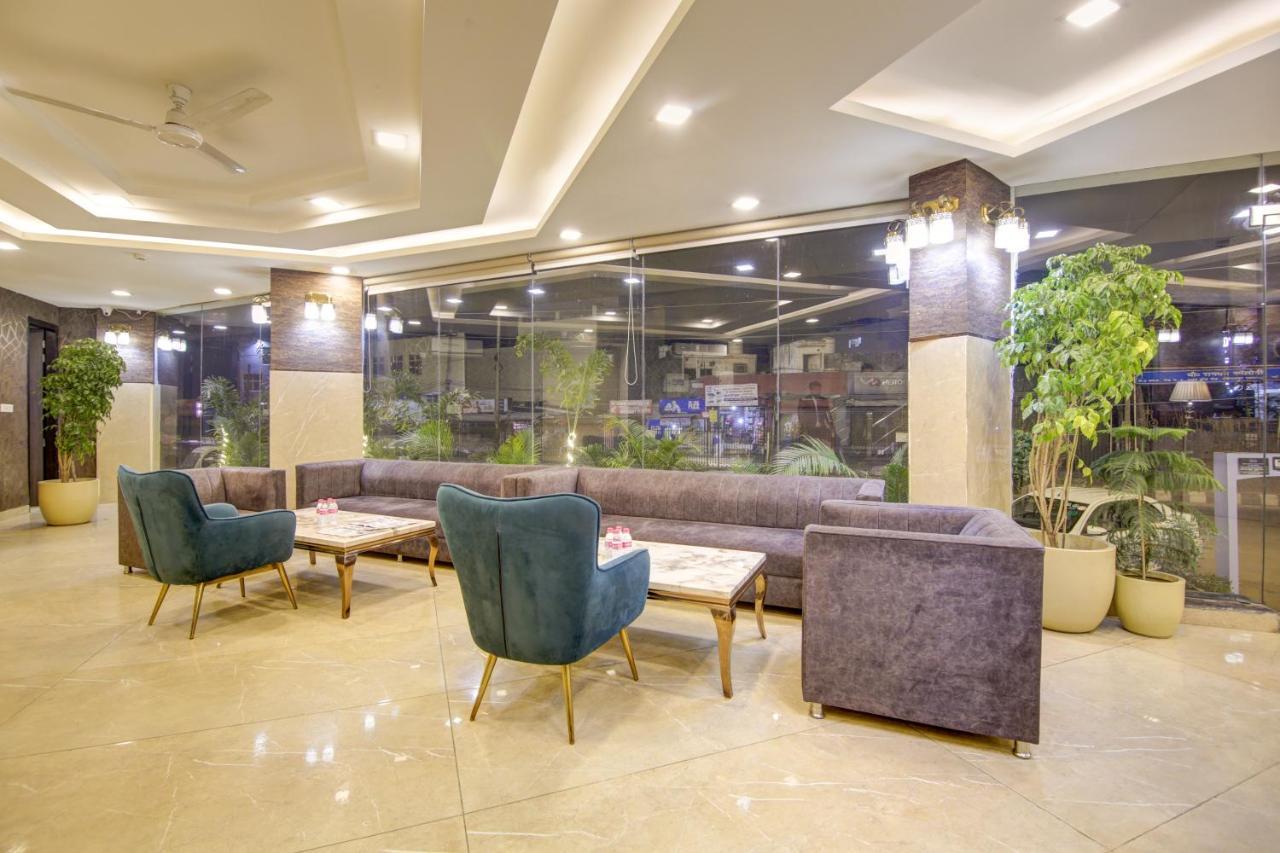 Hotel Park Tree Near Delhi Airport 뉴델리 외부 사진