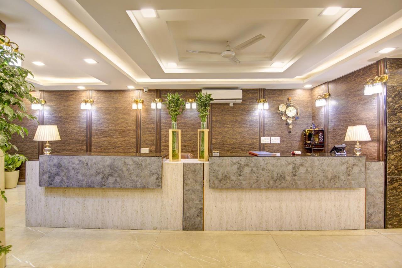 Hotel Park Tree Near Delhi Airport 뉴델리 외부 사진