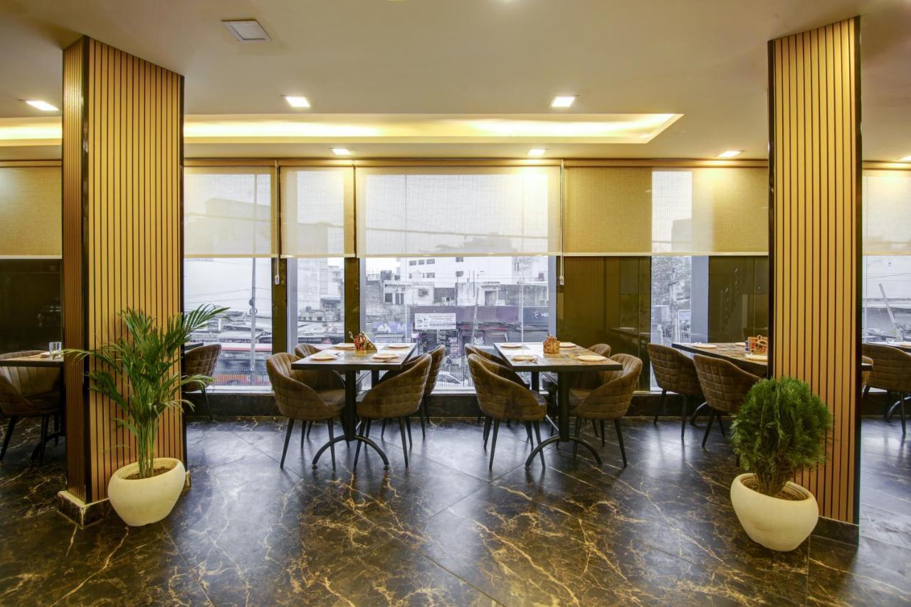 Hotel Park Tree Near Delhi Airport 뉴델리 외부 사진