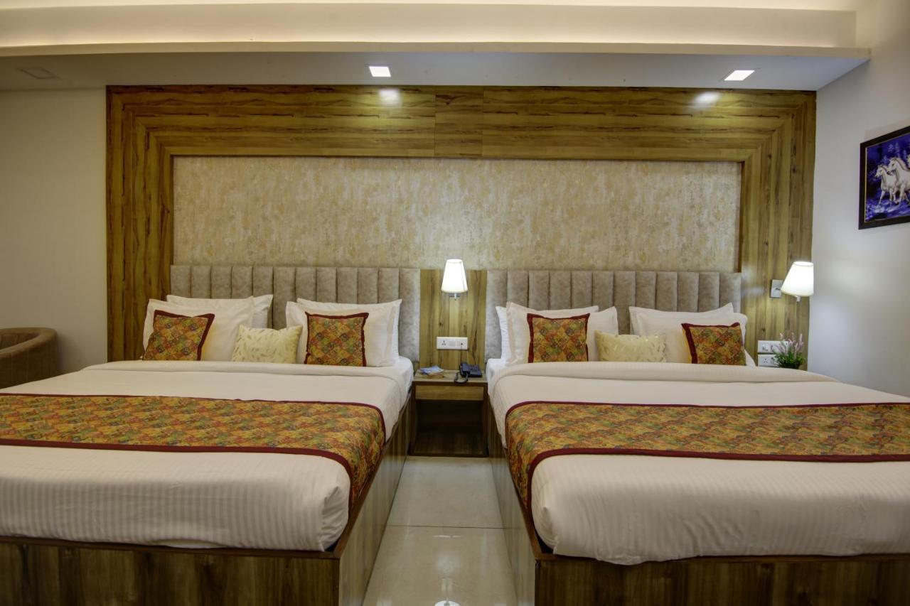 Hotel Park Tree Near Delhi Airport 뉴델리 외부 사진