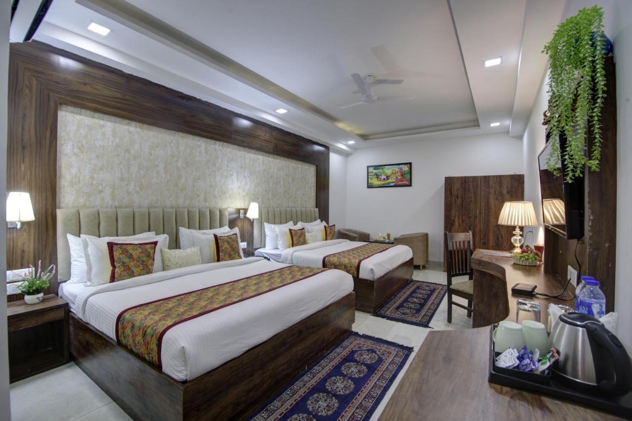 Hotel Park Tree Near Delhi Airport 뉴델리 외부 사진